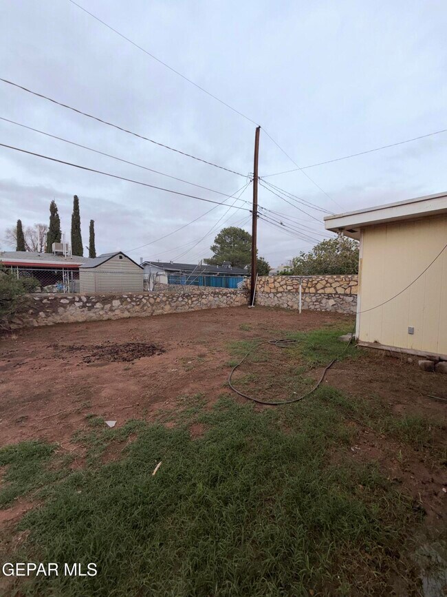 Building Photo - 5313 Tropicana Ave