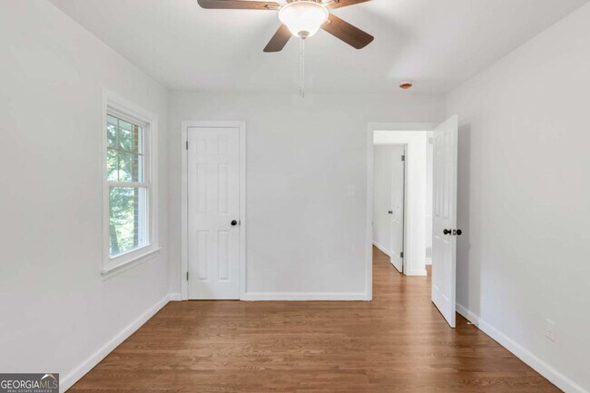 Building Photo - 2773 Fairlane Dr SE