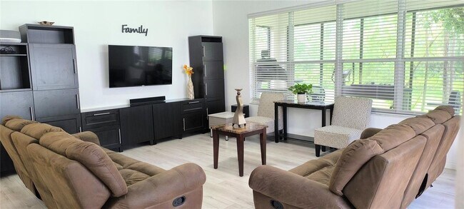 Building Photo - 8674 Abbotsbury Dr
