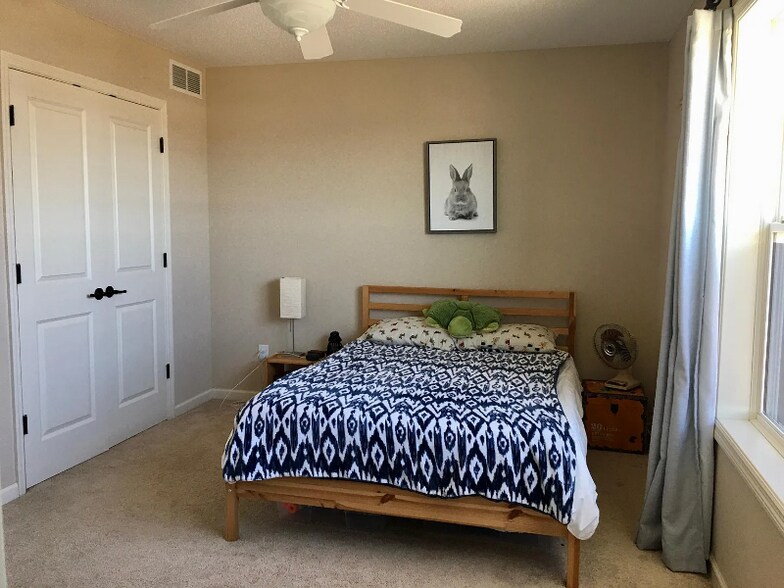 Building Photo - 15716 60th Ave N