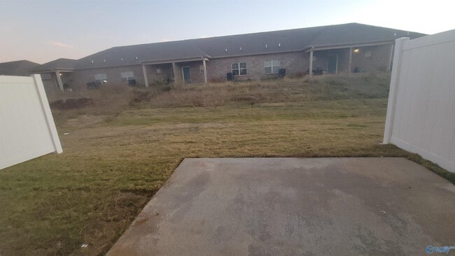 Building Photo - 7597 Discovery Pt Dr NW