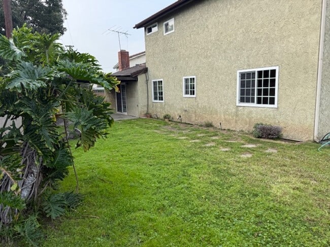 Building Photo - ***READY FOR IMMEDIATE OCCUPANCY*** 3BD/2.5BA HOME IN ARTESIA***