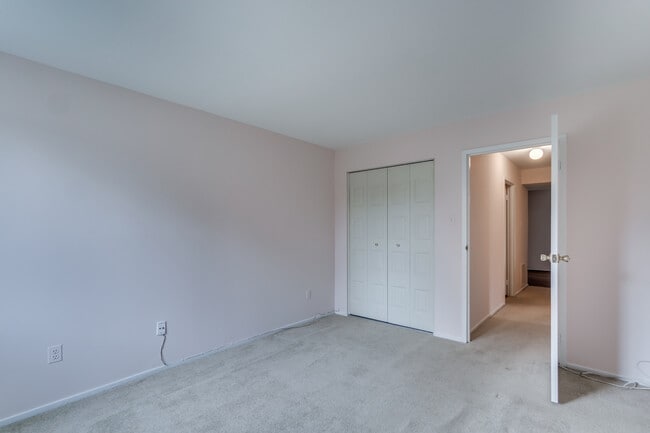 Building Photo - 2817 Jermantown Rd