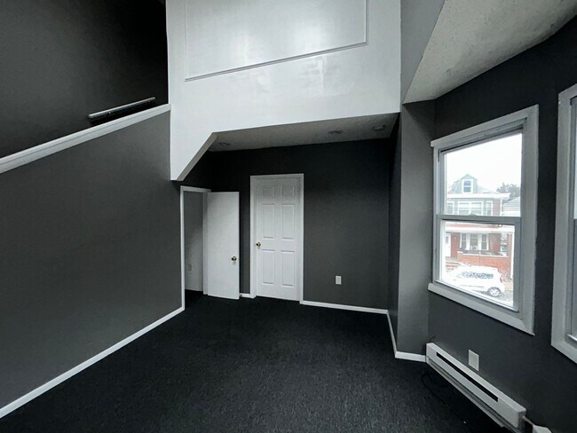 Building Photo - 133 Liberty St