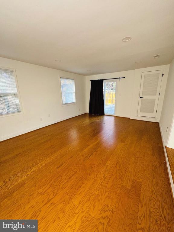 Building Photo - 14332 Belleville Ave