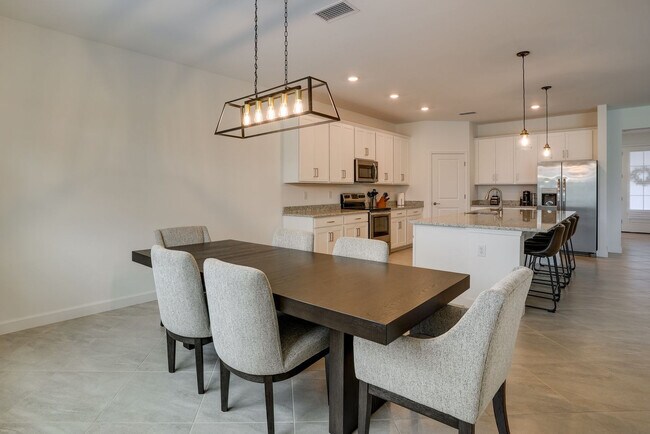 Building Photo - 11336 Canopy Loop