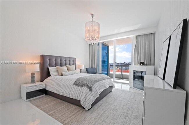 Building Photo - 6899 Collins Ave