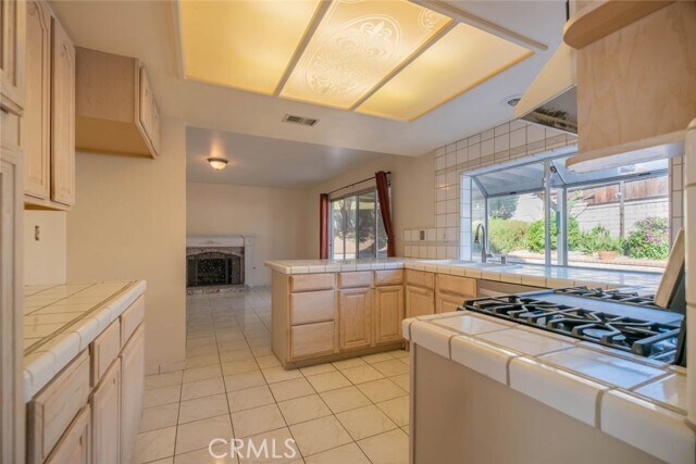 Building Photo - 28043 Woodstock Ave