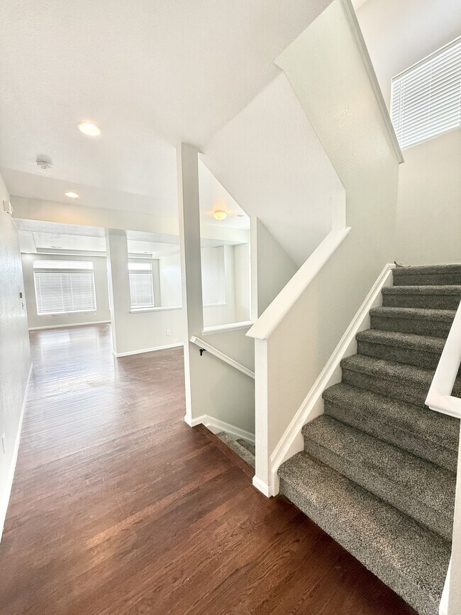 Building Photo - 3403 Yellowwood Ln