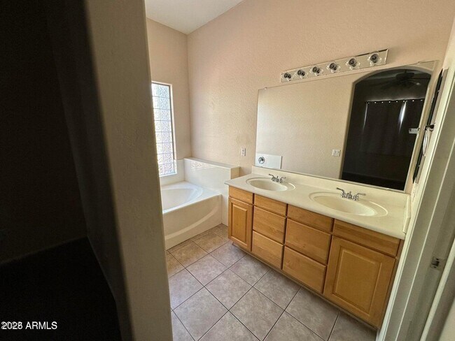 Building Photo - 16946 N 49th Way