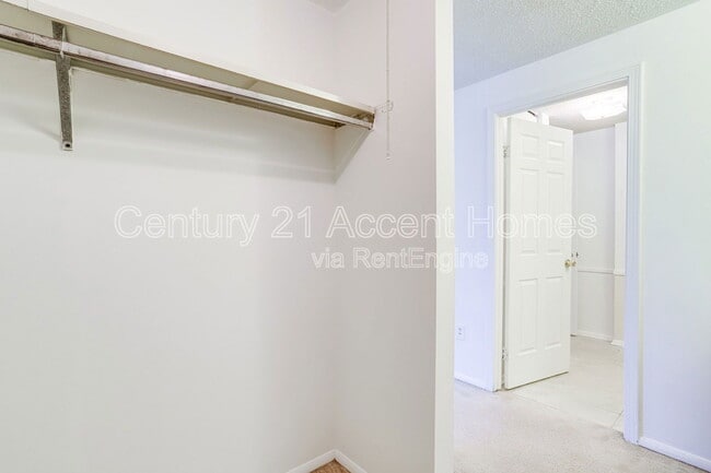 Building Photo - 5328 Larochelle Ct