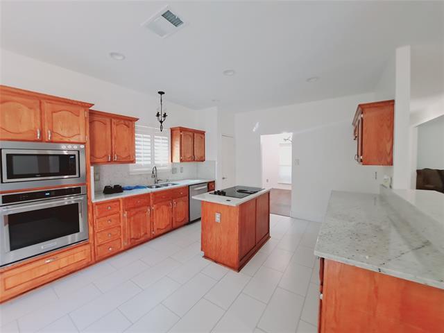 Building Photo - 1534 Chapman Dr
