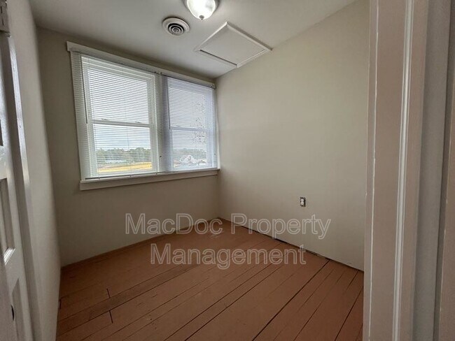 Building Photo - 15471 U.S. Rte 1