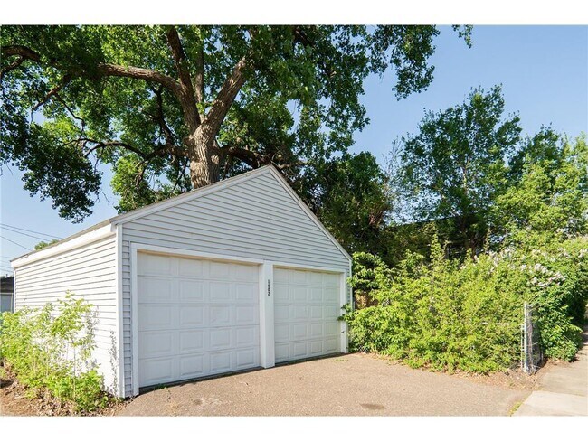 Building Photo - 1602 Johnson St NE