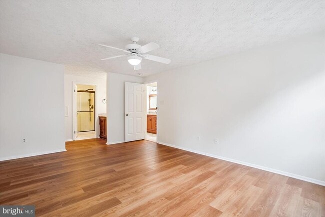 Building Photo - 10641 John Ayres Dr