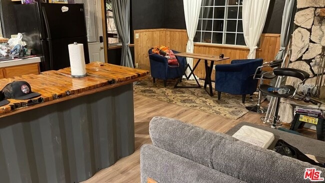 Building Photo - 46354 Vale Dr