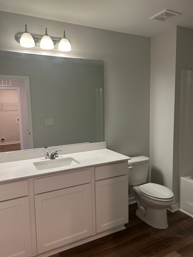 Building Photo - Spacious 3BR Townhome in Durham Near RTP, RDU & Downtown