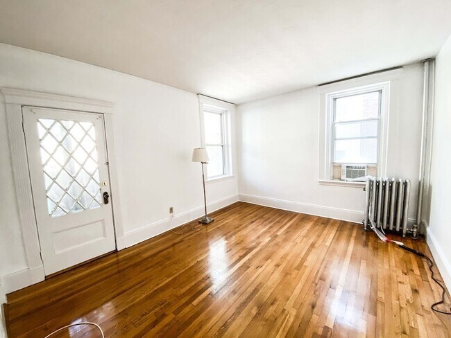 Building Photo - 15 Parkman St