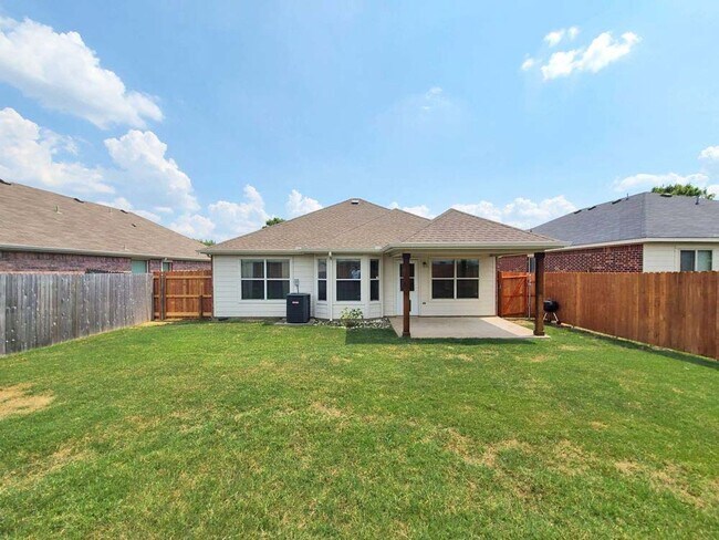 Building Photo - Great 3 Bdrm 2 Bath Home in Cross Roads Tx
