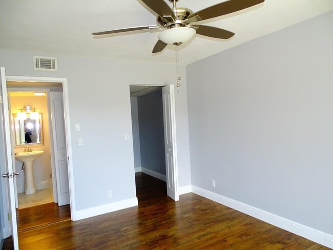 Building Photo - 2200 Springdale Blvd