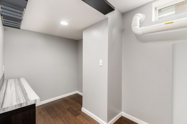 Building Photo - 8370 Payson Dr