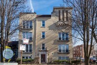 Building Photo - 4901 N Christiana Ave