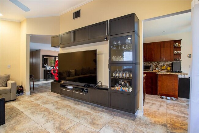 Building Photo - 7618 Solimar Cir