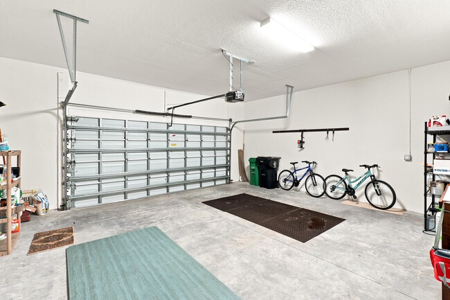 Building Photo - 10263 SW Reggiani Rd
