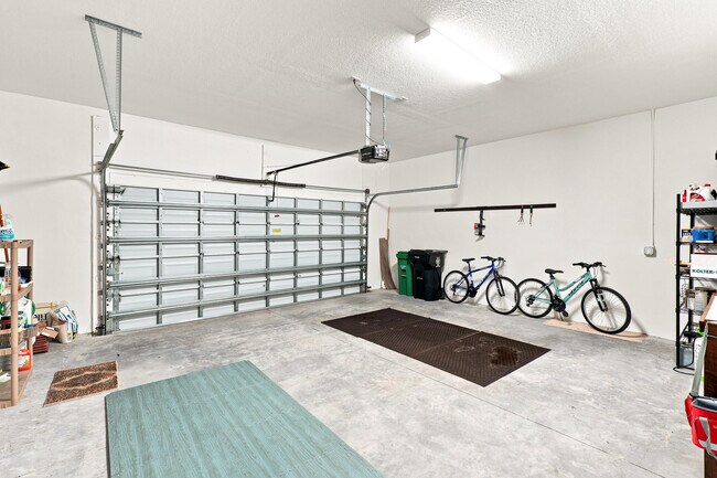 Building Photo - 10263 SW Reggiani Rd