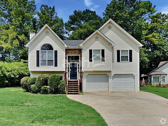 Building Photo - 1021 Whispering Woods Dr