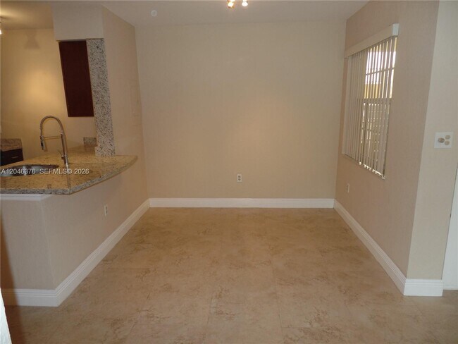 Building Photo - 2811 N Oakland Forest Dr