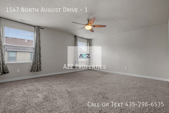 Building Photo - 1547 N August Dr