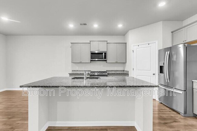 Building Photo - 227 Shortmarsh St