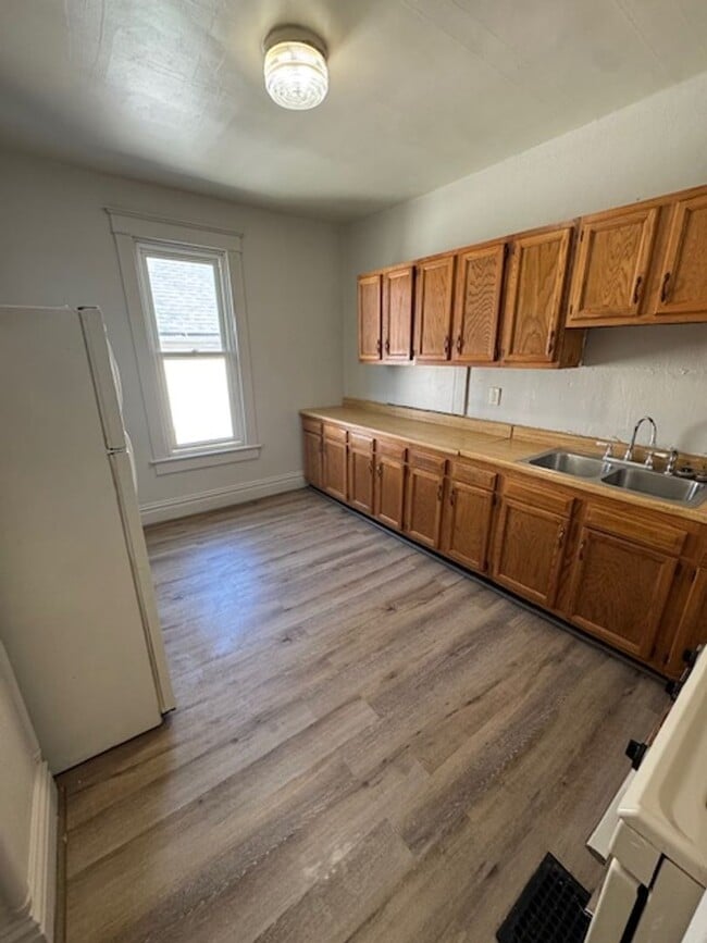 Building Photo - 938 Lincoln Ave