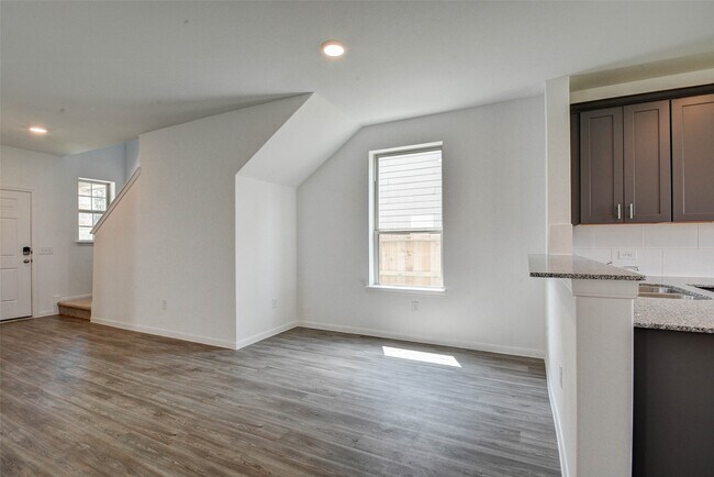 Building Photo - 16642 Teak Mantle Rd