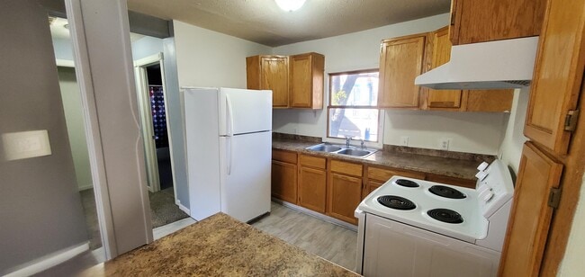 Building Photo - 1827 Jackson N Ave