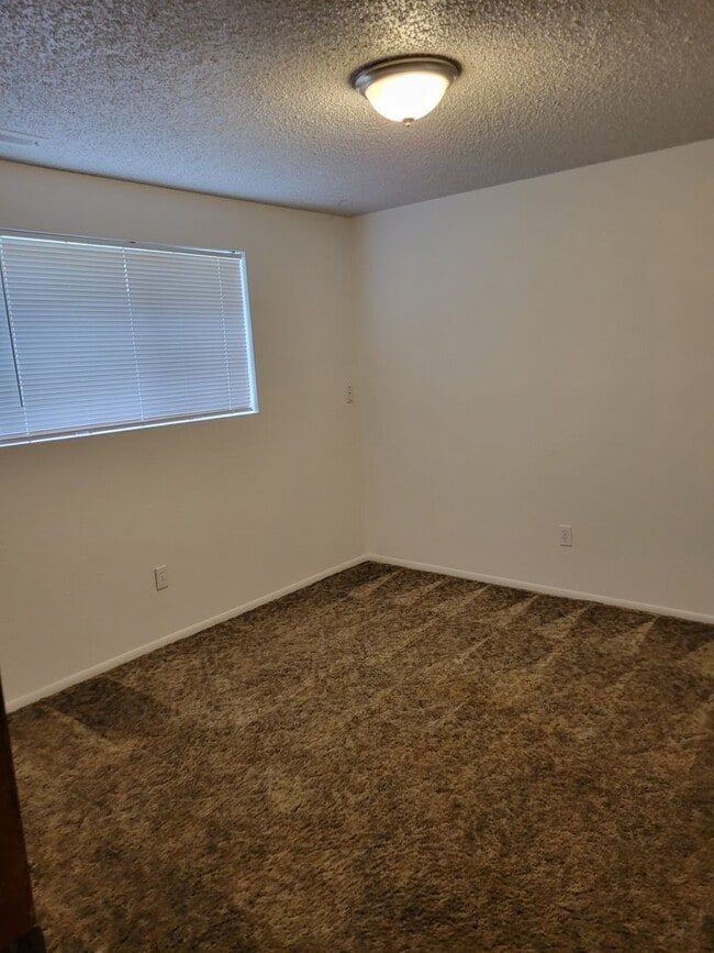 Building Photo - House located in West Valley