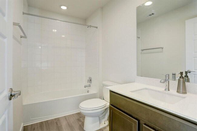 Building Photo - 113 Filifera Ct