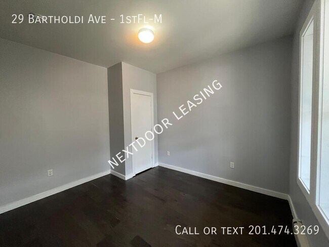 Building Photo - 29 Bartholdi Ave
