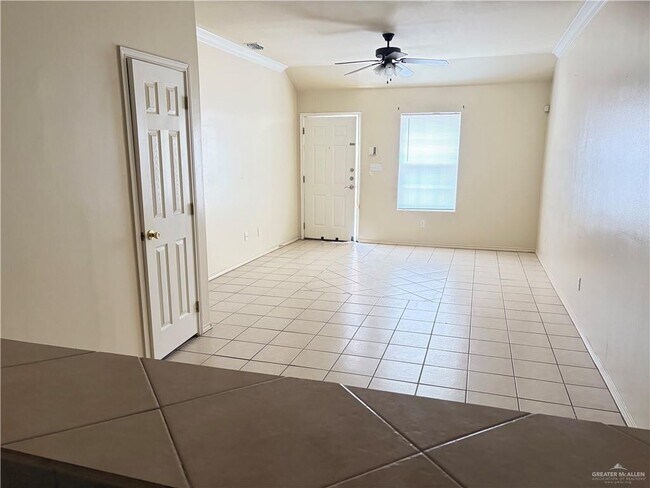 Building Photo - 1416 W Prosperity Dr