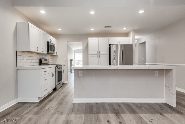 Building Photo - 5231 Dickens Dr