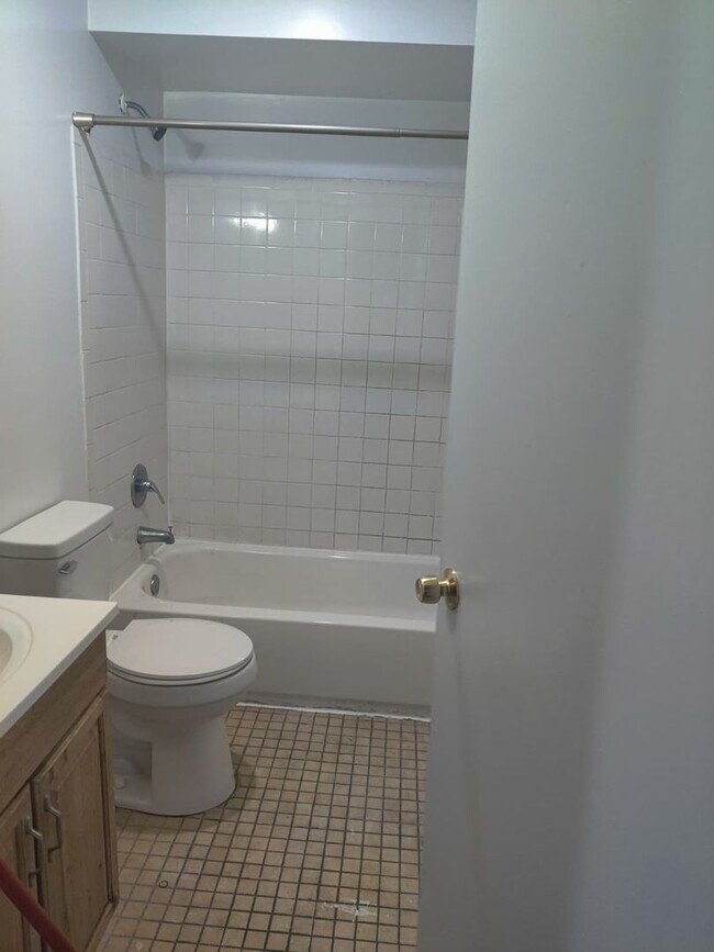 Building Photo - 883 N 42nd St