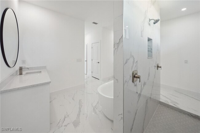 Building Photo - 4309 NW 38th Ave