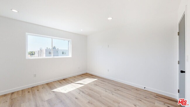 Building Photo - 2304 Hauser Blvd