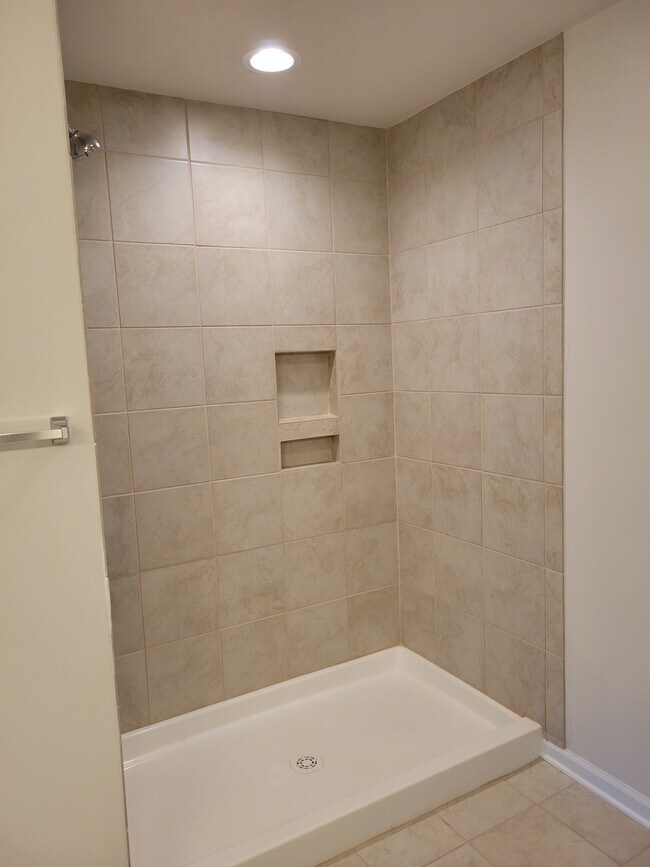 Building Photo - 4942 Warrior Dr