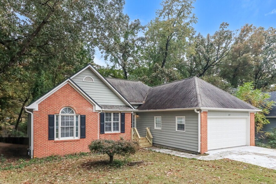 Building Photo - 37 White Oak Dr SE