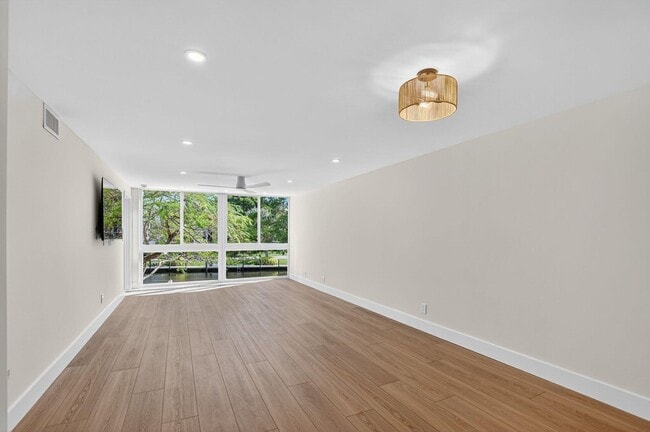 Building Photo - 769 Jeffery St