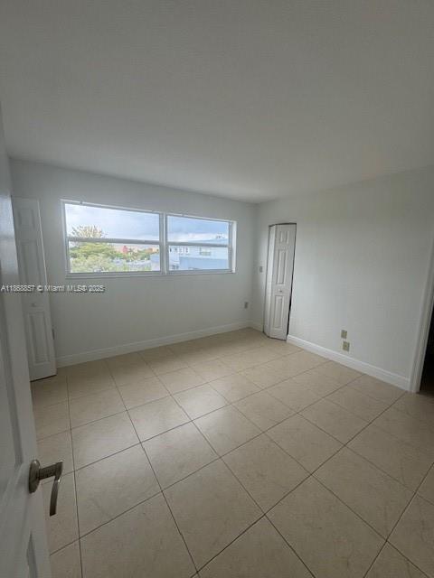 Building Photo - 9351 Fontainebleau Blvd