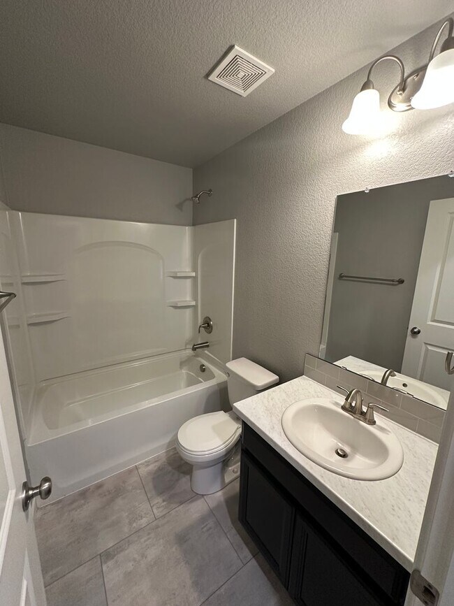Building Photo - Beautiful 4 Bedroom House in Ault!