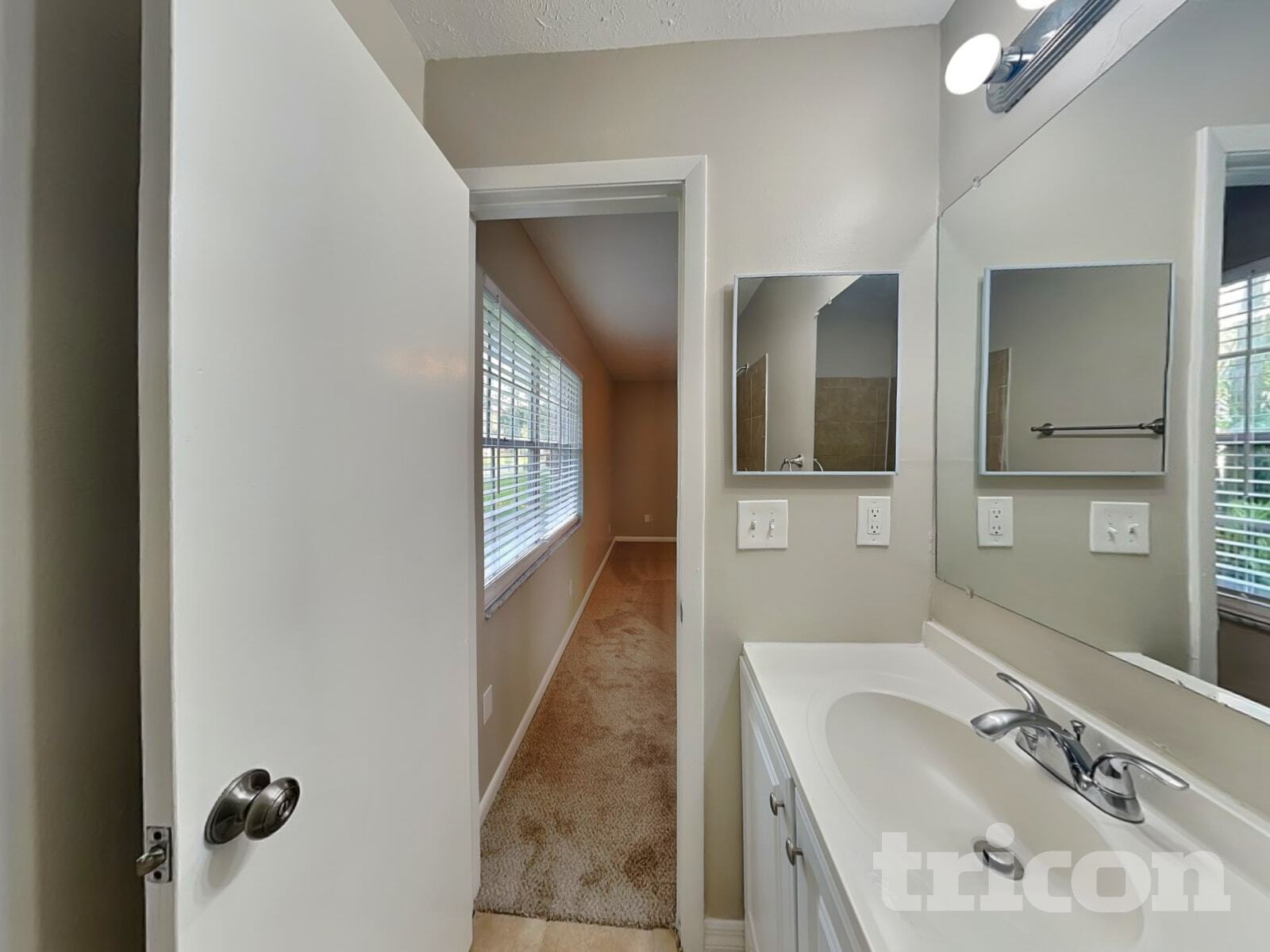 Building Photo - 1115 Oakhill St